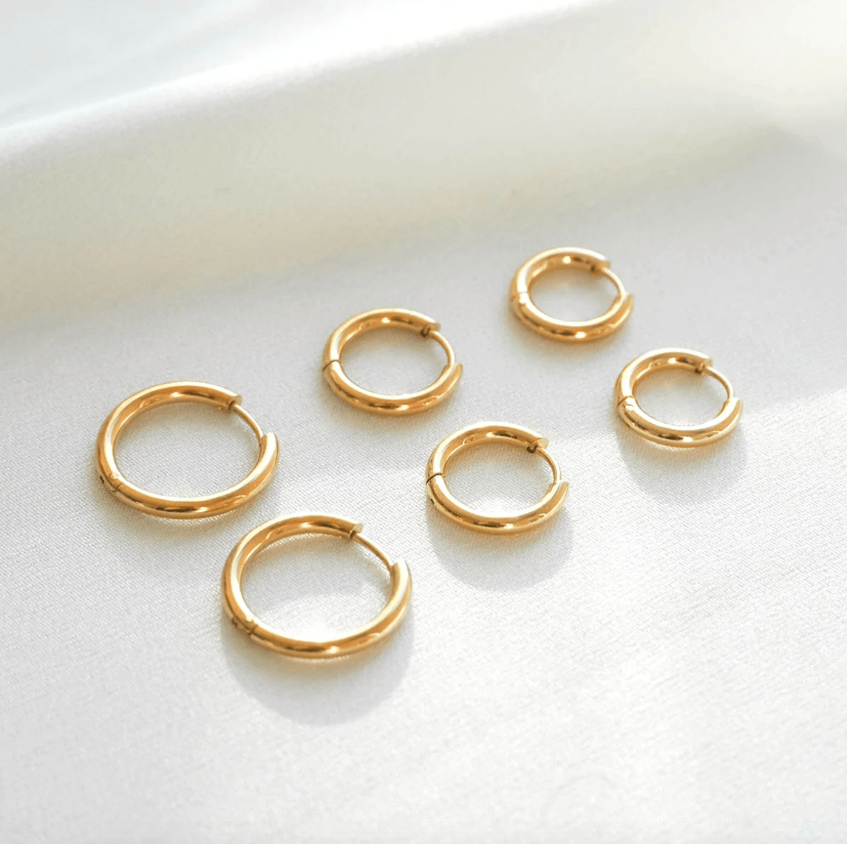 EVA TRIPLE HOOPS EARRINGS